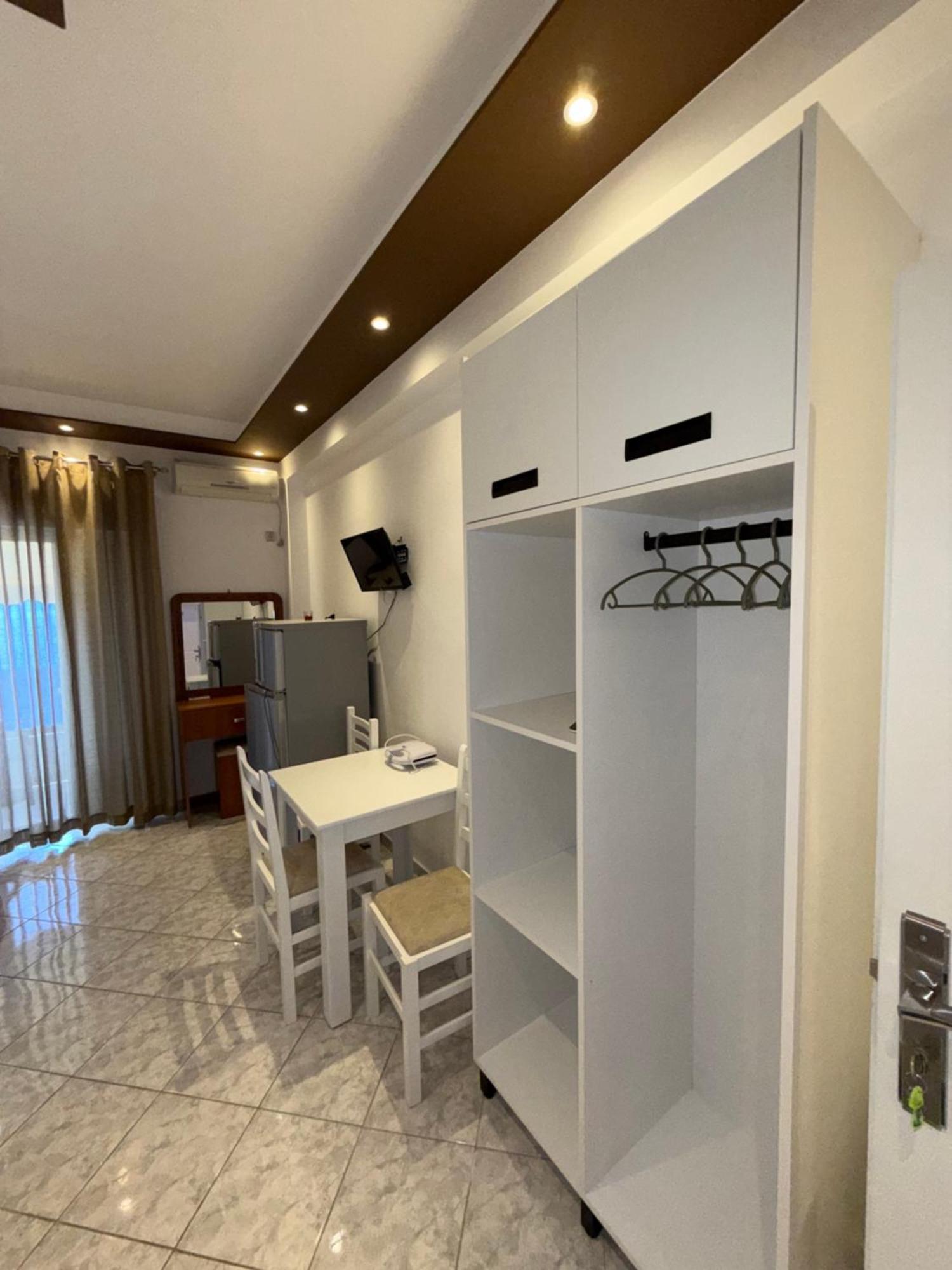 Ylli's * Sarandë