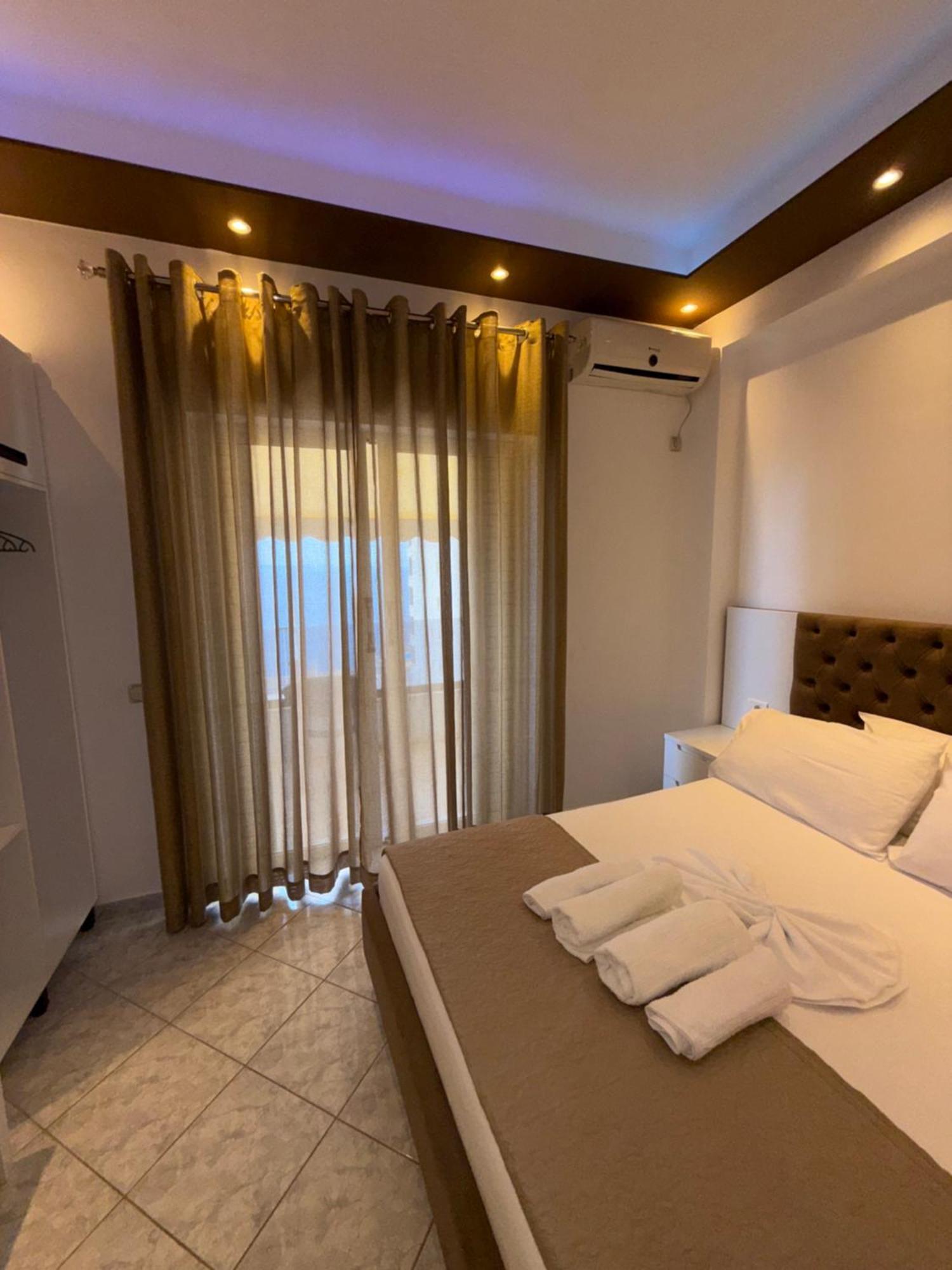 Ylli's * Sarandë